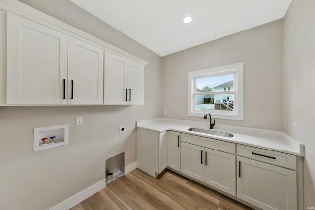 $549,900 | 19014 Amherst Lane, Evansville, IN 47725