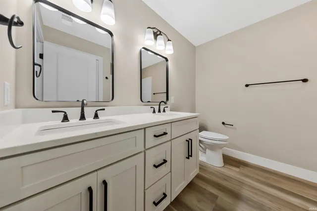 $549,900 | 19014 Amherst Lane, Evansville, IN 47725