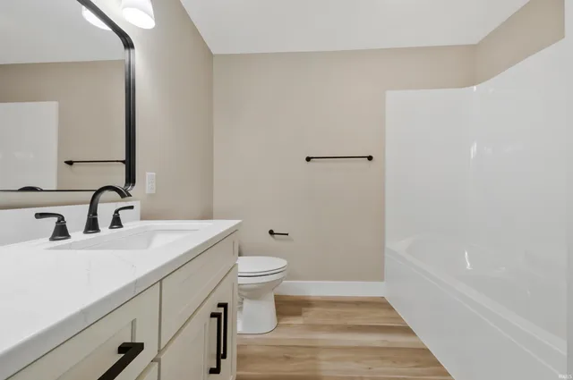 $549,900 | 19014 Amherst Lane, Evansville, IN 47725