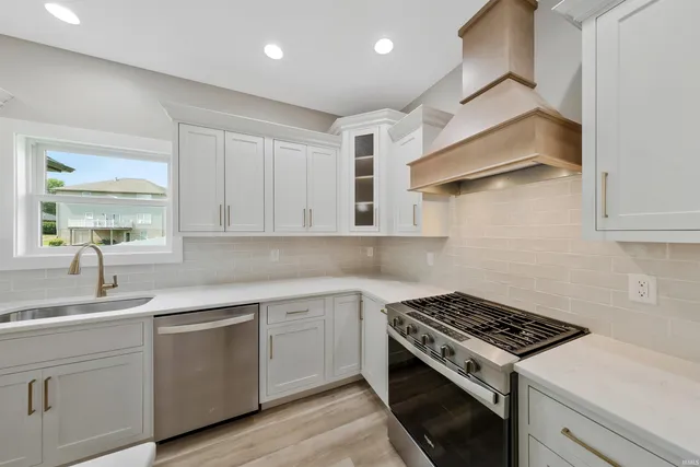 $549,900 | 19014 Amherst Lane, Evansville, IN 47725