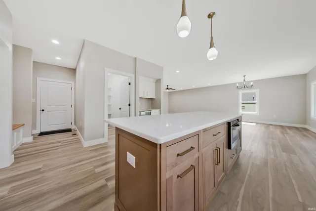 $549,900 | 19014 Amherst Lane, Evansville, IN 47725