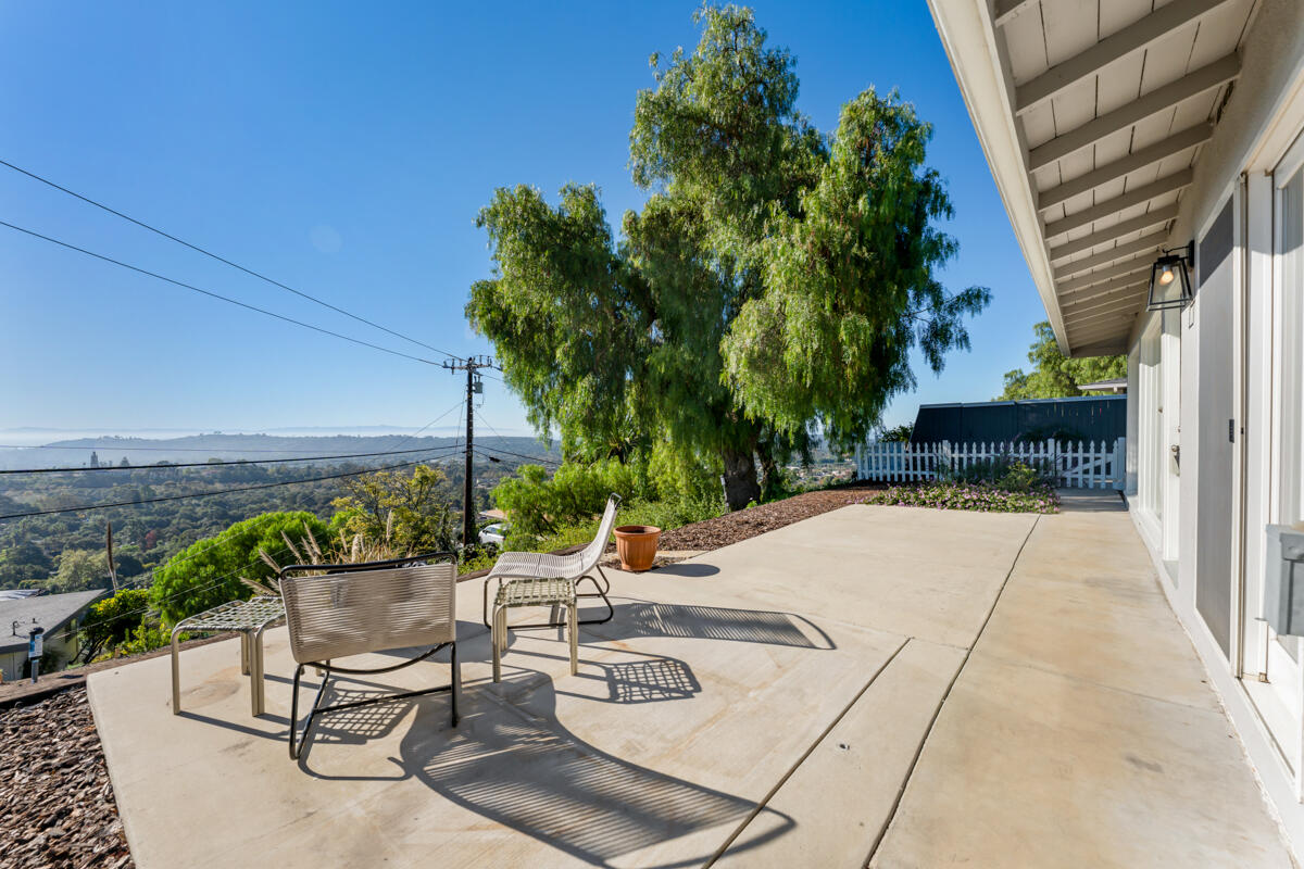 947 Cheltenham Road Santa Barbara, CA 93105 - Photo 21 of 29 _ROY8895