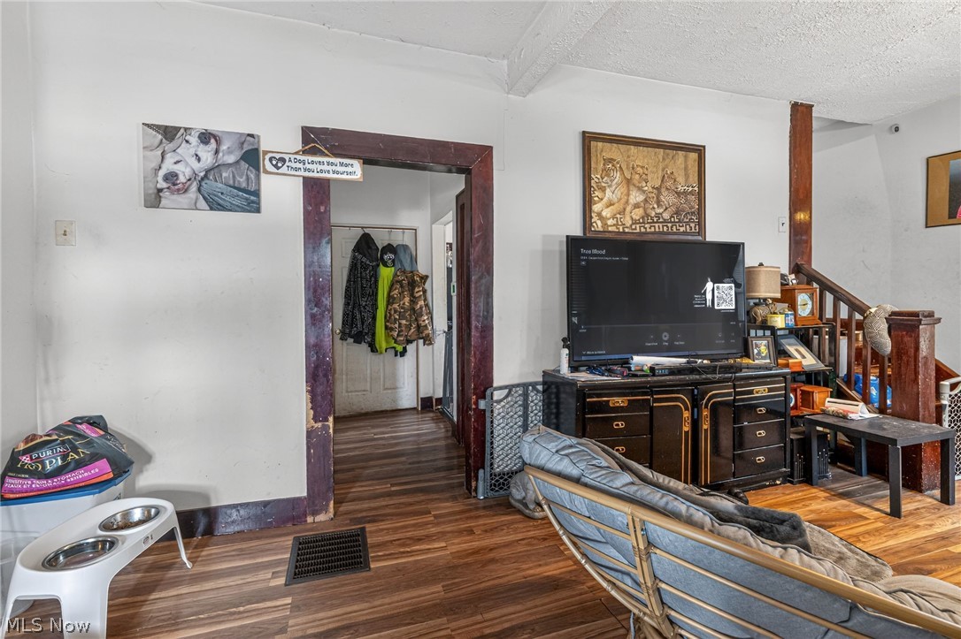 217 Hunts Avenue Barnesville, OH 43713 - Photo 4 of 7
