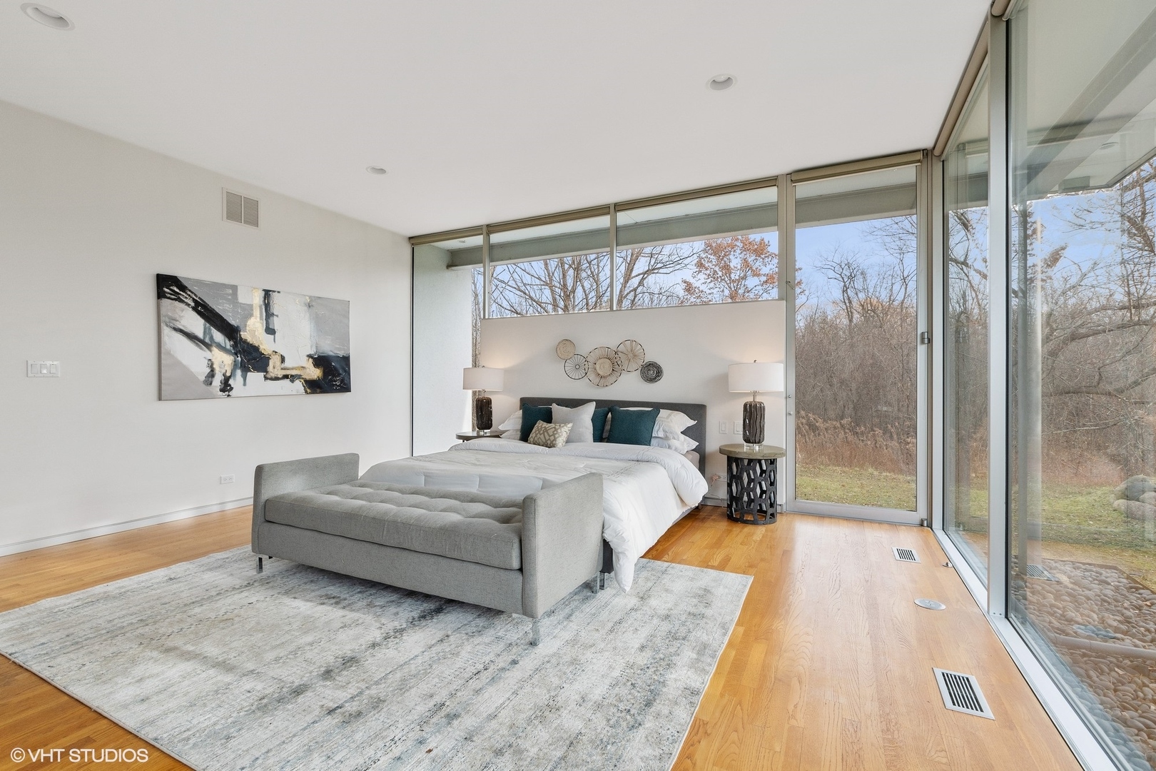 2747 Ridge Road Highland Park, IL 60035 - Photo 14 of 31 a bedroom with a large bed and a large window