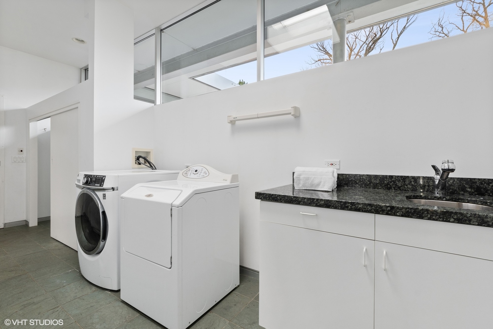 2747 Ridge Road Highland Park, IL 60035 - Photo 23 of 31 a utility room with dryer and washer