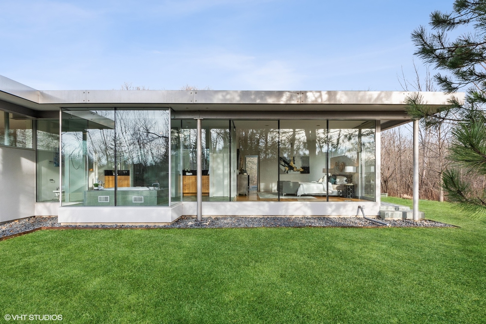 2747 Ridge Road Highland Park, IL 60035 - Photo 25 of 31 a view of a swimming pool with an outdoor seating and a garden