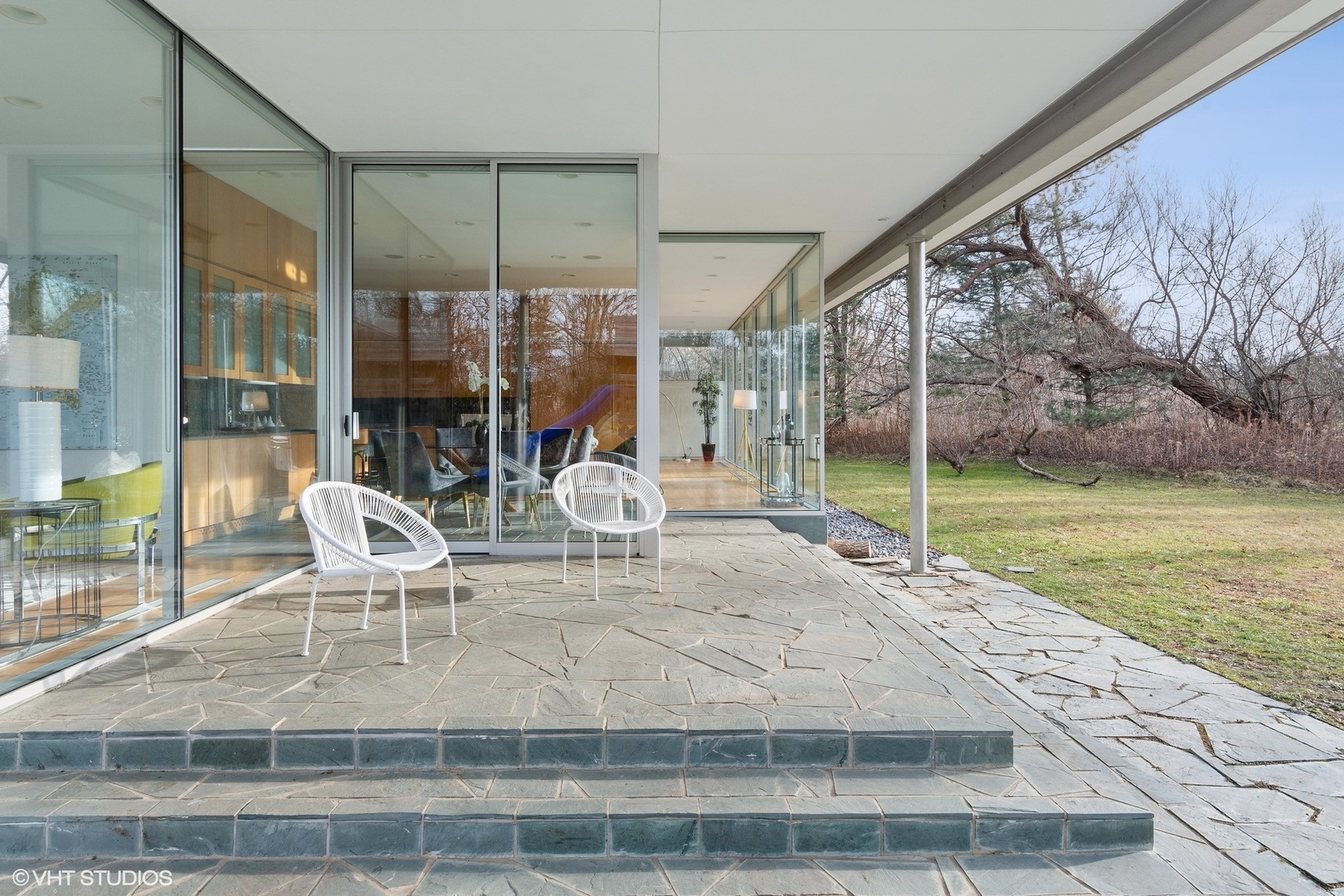 2747 Ridge Road Highland Park, IL 60035 - Photo 27 of 31 a view of outdoor space with seating area