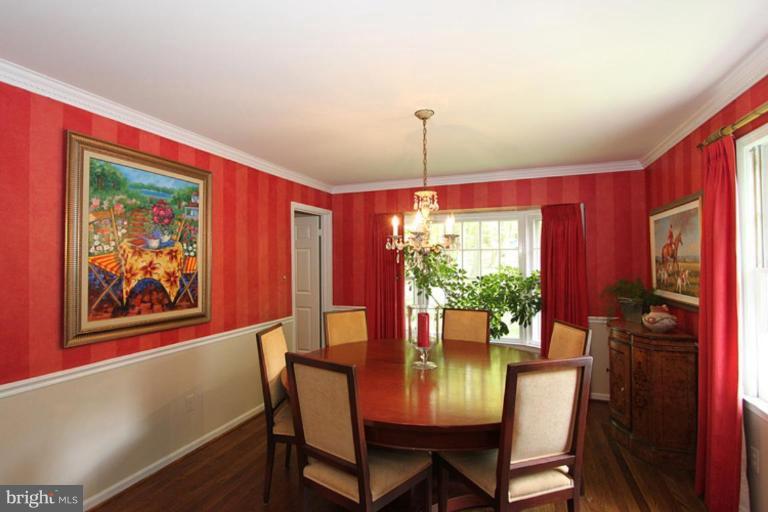 10108 Newhall Road Potomac, MD 20854 - Photo 4 of 16 Dining Room
