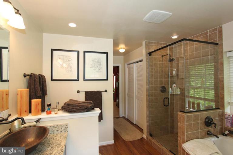 10108 Newhall Road Potomac, MD 20854 - Photo 10 of 16 Master Bath