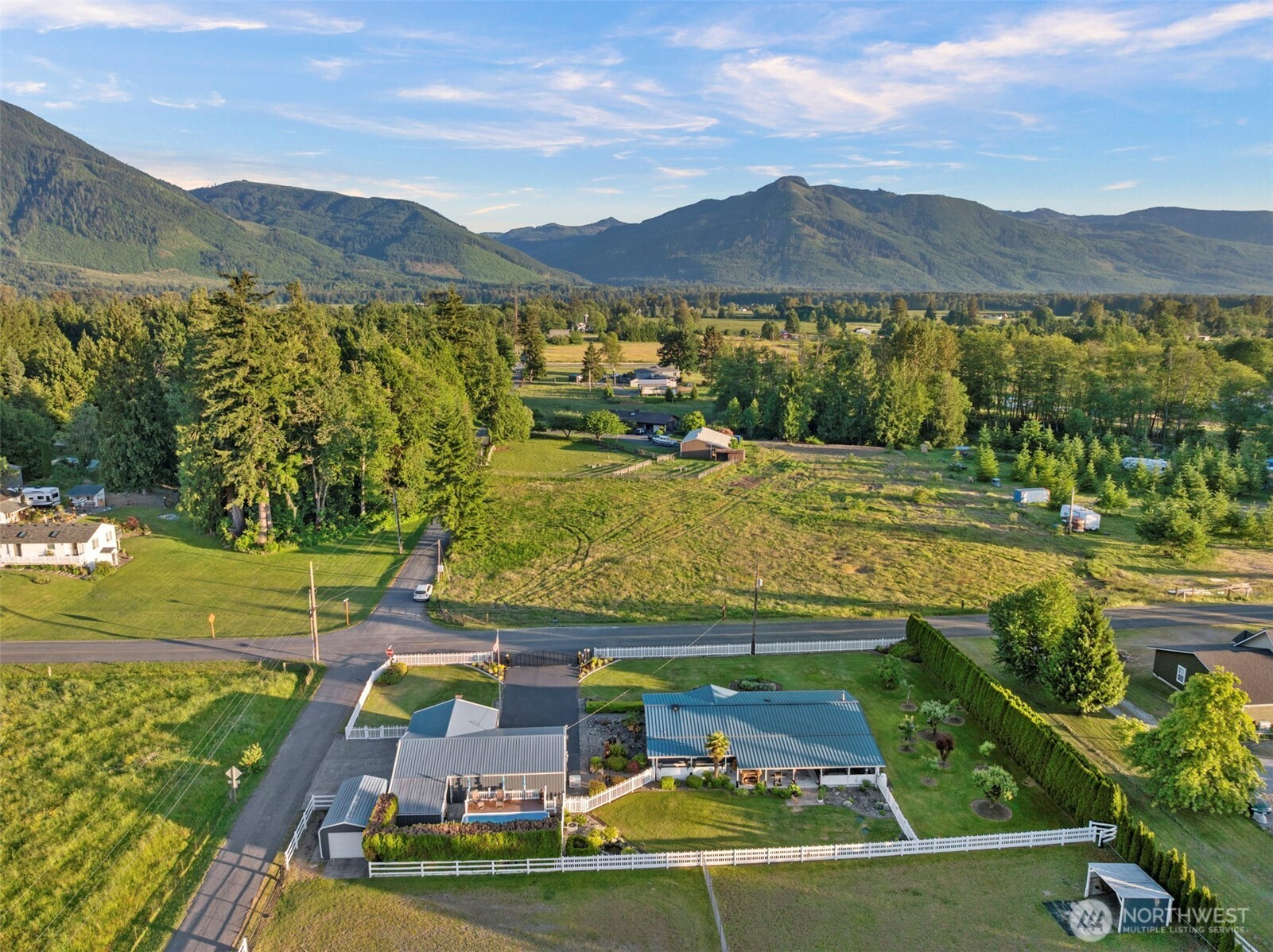 32993 Hamilton Cemetery Road Sedro-Woolley, WA 98284 - Photo 3 of 40