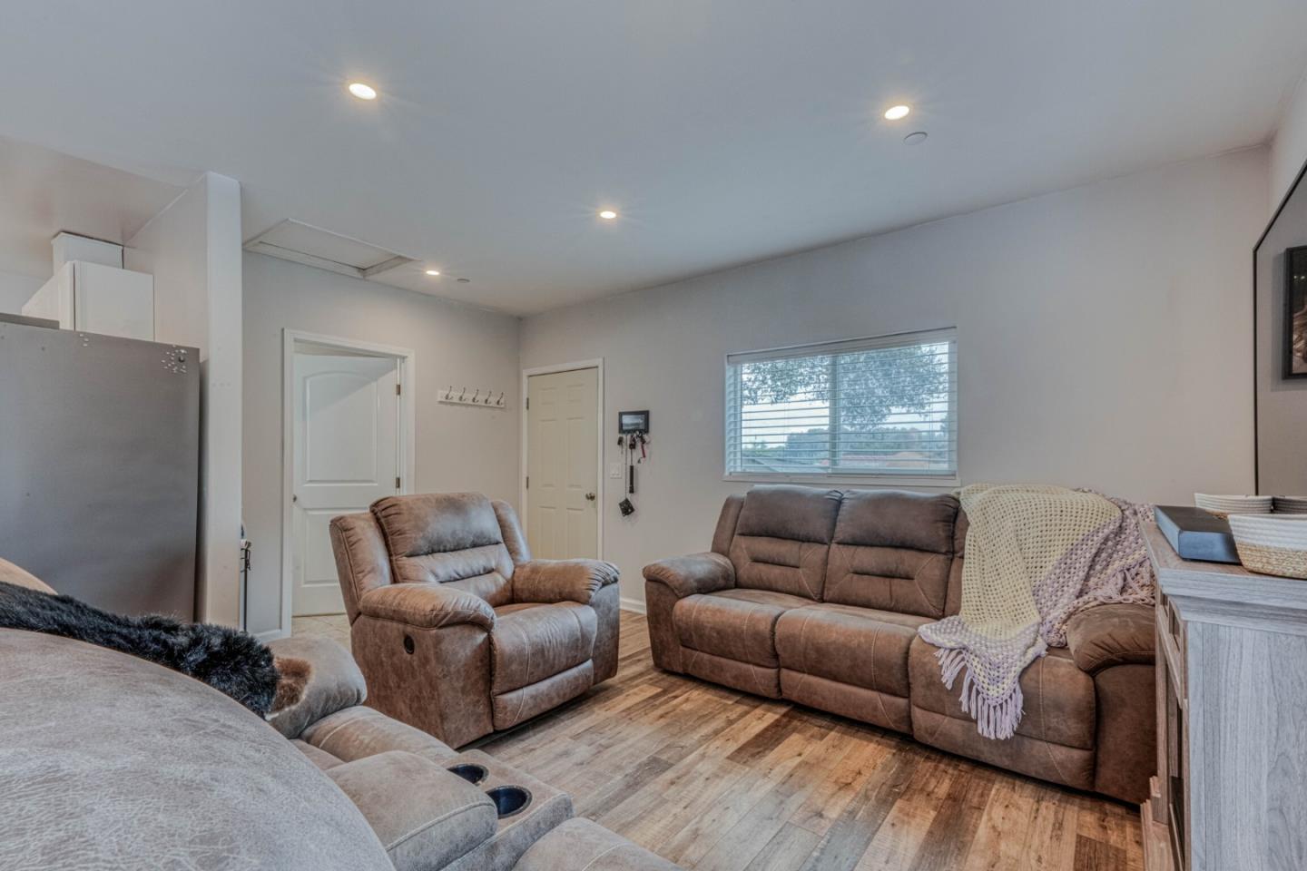 415 Carpenteria Road Aromas, CA 95004 - Photo 9 of 34