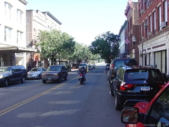 $1,975 | 18 Prospect Street, Unit A13, Norwalk, CT 06850