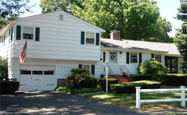 20 Surrey Road Norwood, MA 02062 - Photo 1 of 24 Gallery Image 1