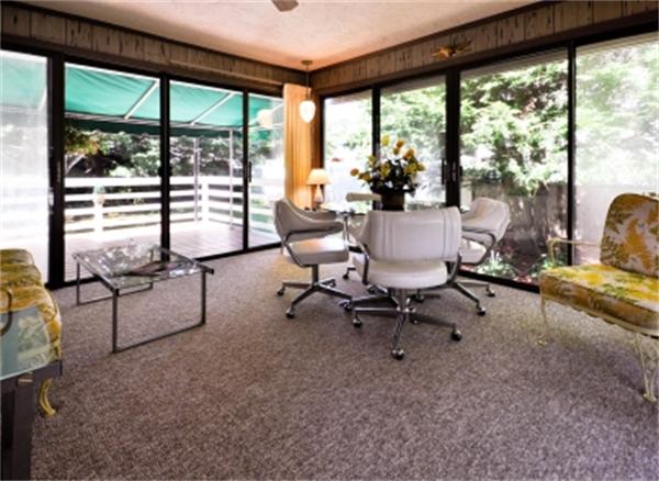 20 Surrey Road Norwood, MA 02062 - Photo 5 of 24 Gallery Image 5