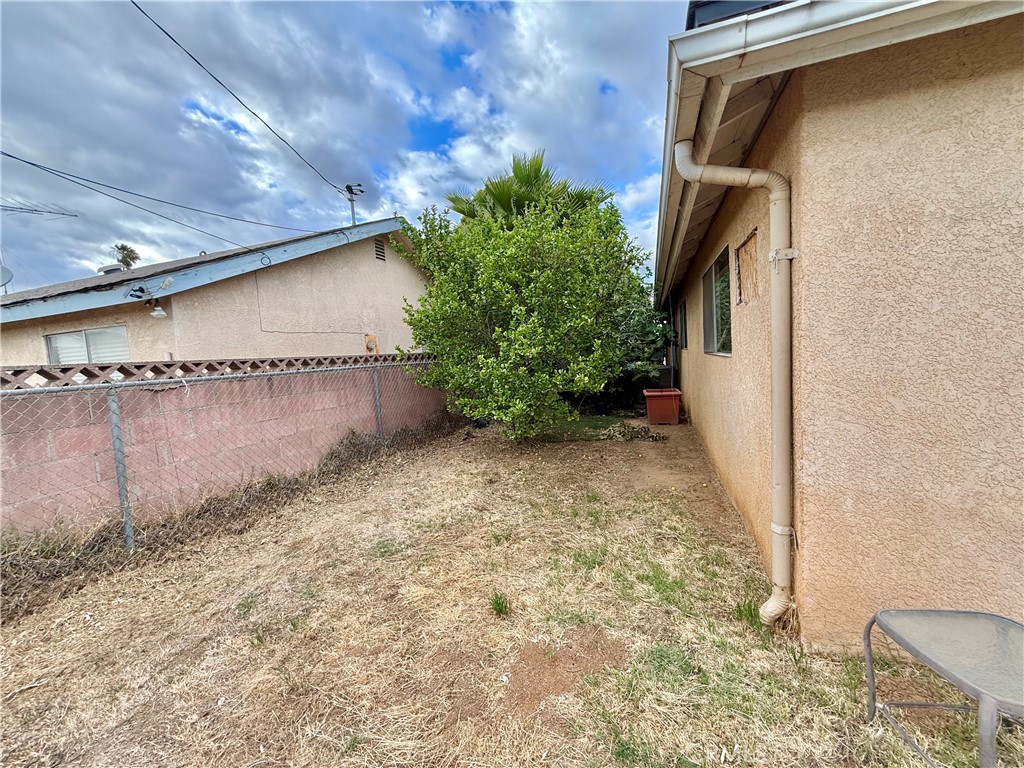 3292 Debbie Lane Riverside, CA 92501 - Photo 14 of 32
