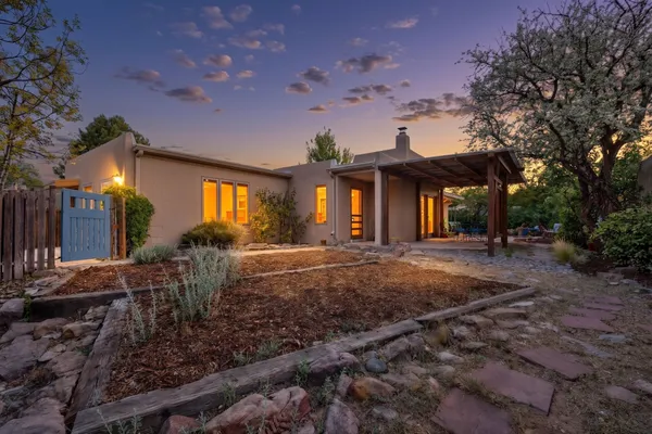 $595,000 | 965 Camino Oraibi, Santa Fe, NM 87505