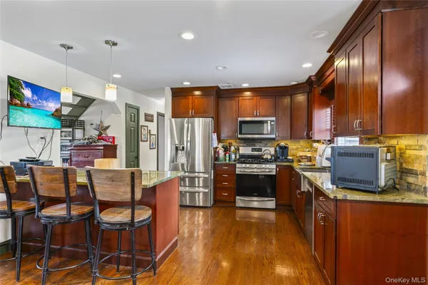 $749,000 | 2 Burnett Avenue, Bay Shore, NY 11706