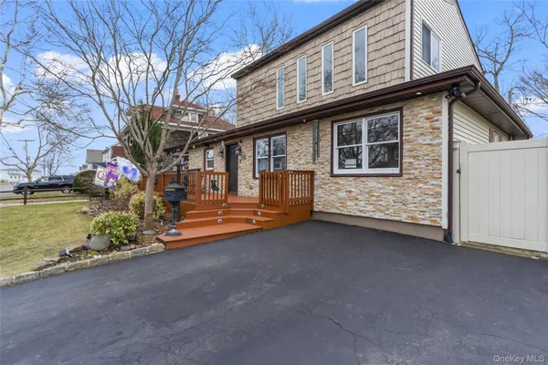 $749,000 | 2 Burnett Avenue, Bay Shore, NY 11706