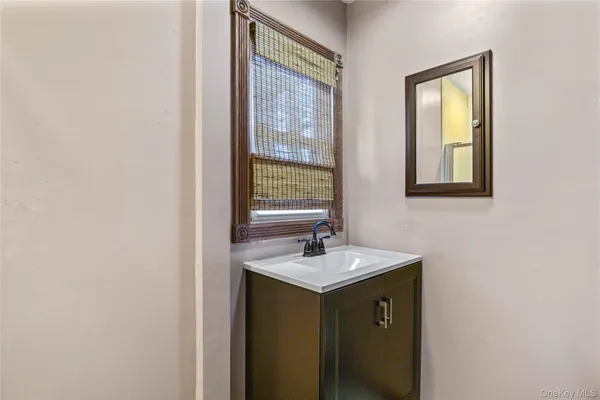 $749,000 | 2 Burnett Avenue, Bay Shore, NY 11706
