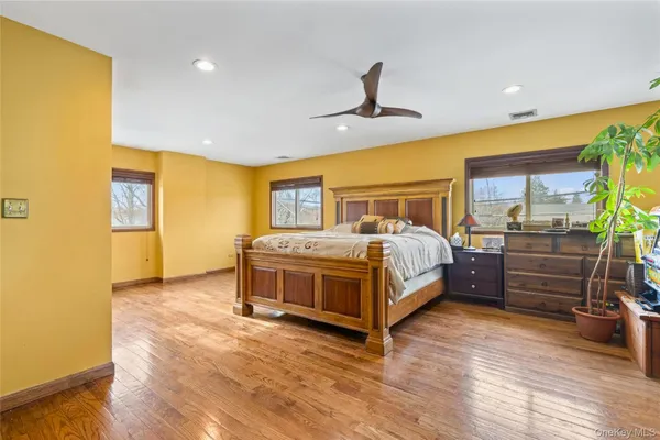 $749,000 | 2 Burnett Avenue, Bay Shore, NY 11706