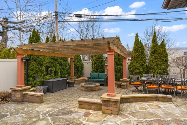 $749,000 | 2 Burnett Avenue, Bay Shore, NY 11706