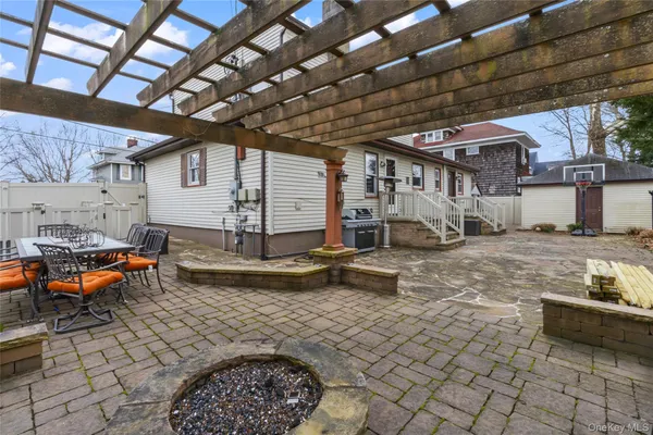 $749,000 | 2 Burnett Avenue, Bay Shore, NY 11706