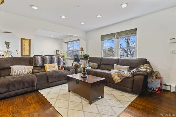 $749,000 | 2 Burnett Avenue, Bay Shore, NY 11706