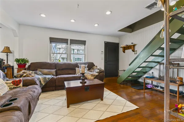 $749,000 | 2 Burnett Avenue, Bay Shore, NY 11706