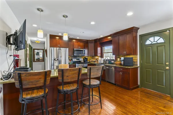 $749,000 | 2 Burnett Avenue, Bay Shore, NY 11706