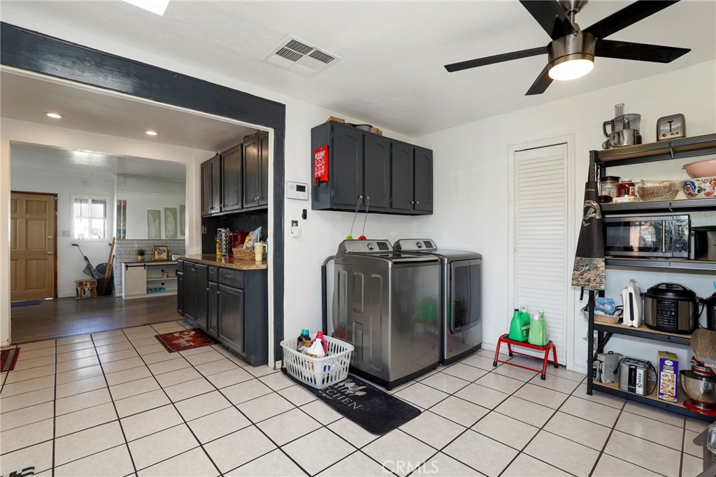 12623 Slater Avenue Compton, CA 90222 - Photo 13 of 35 a view of a entryway with workspace and a window