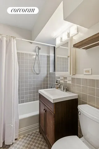 $365,000 | 210 East 36th Street, Unit 9J | Murray Hill