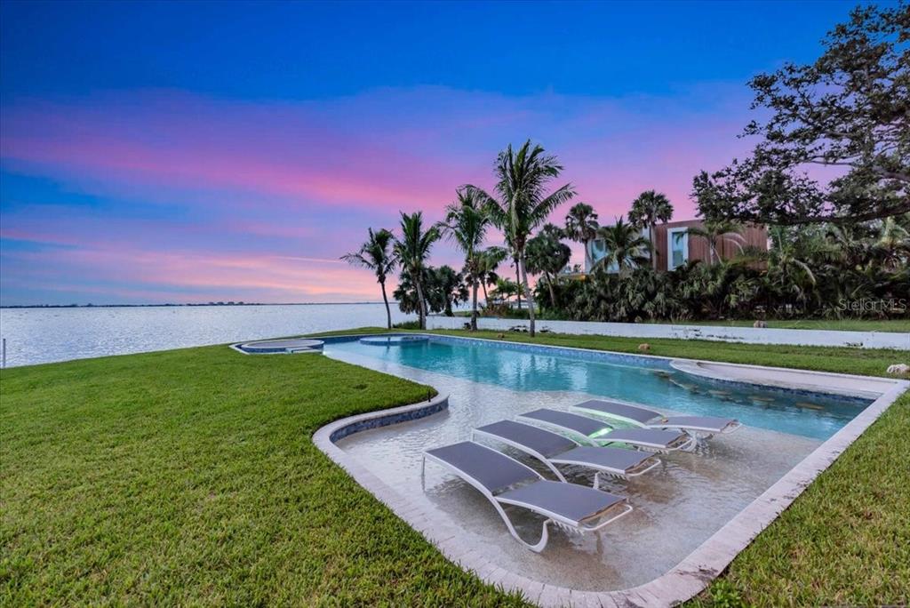 4035 Bay Shore Road Sarasota, FL 34234 - Photo 11 of 59