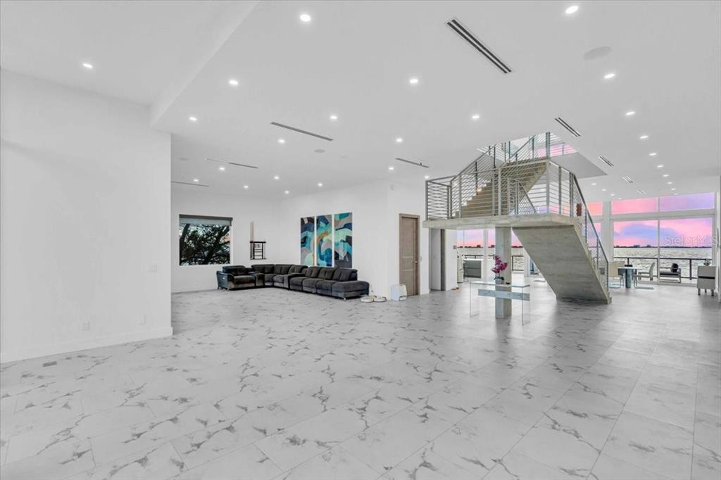 4035 Bay Shore Road Sarasota, FL 34234 - Photo 12 of 59