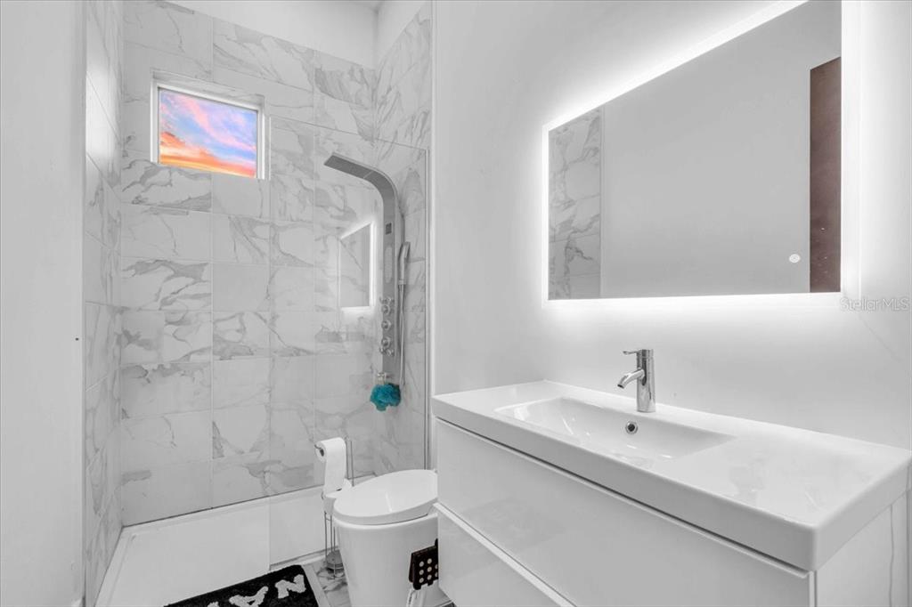 4035 Bay Shore Road Sarasota, FL 34234 - Photo 28 of 59