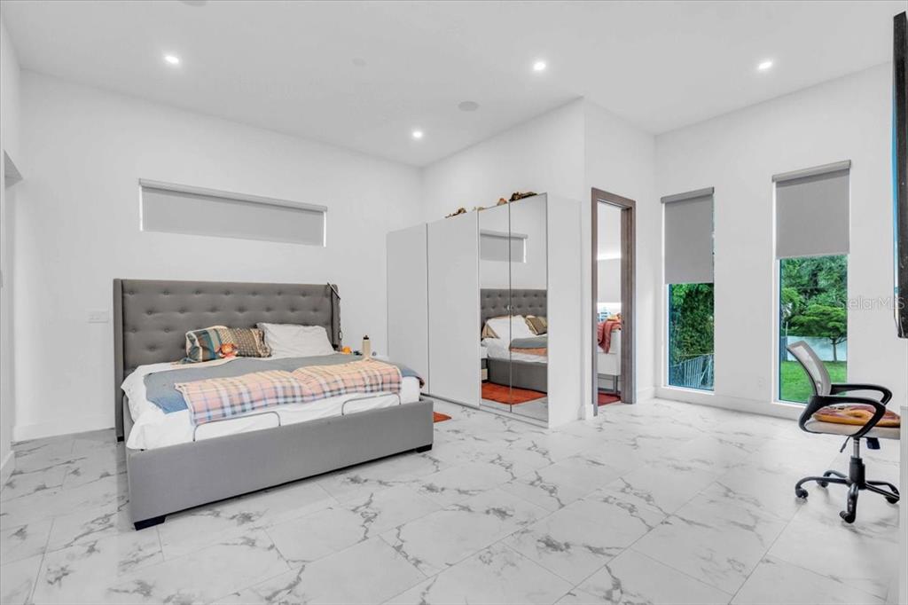 4035 Bay Shore Road Sarasota, FL 34234 - Photo 29 of 59