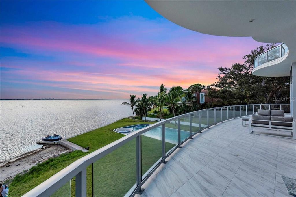 4035 Bay Shore Road Sarasota, FL 34234 - Photo 3 of 59