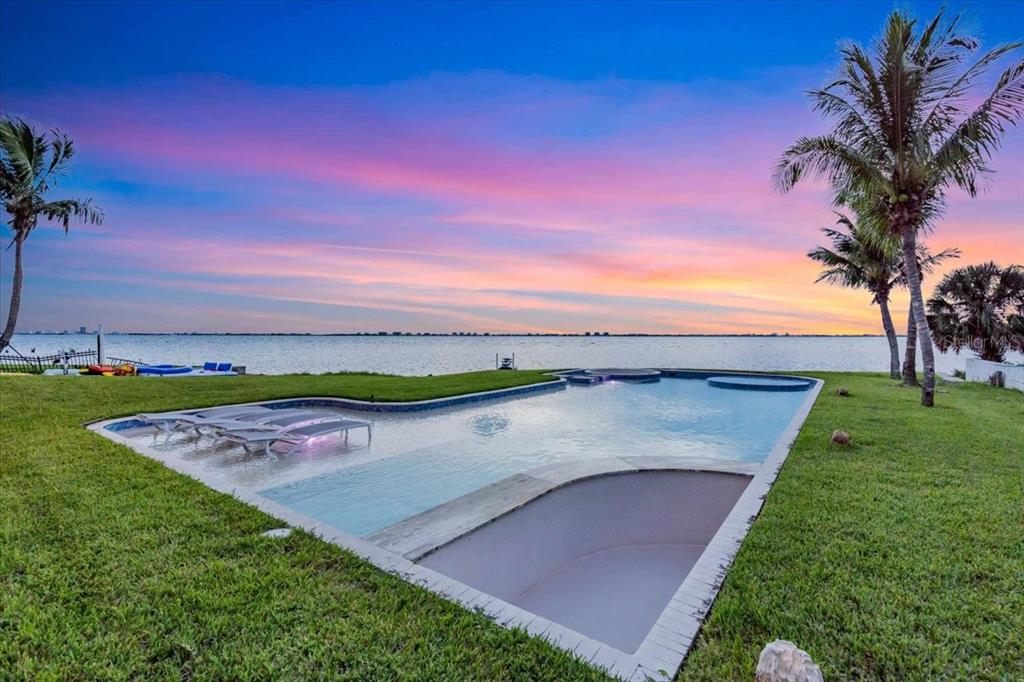 4035 Bay Shore Road Sarasota, FL 34234 - Photo 9 of 59