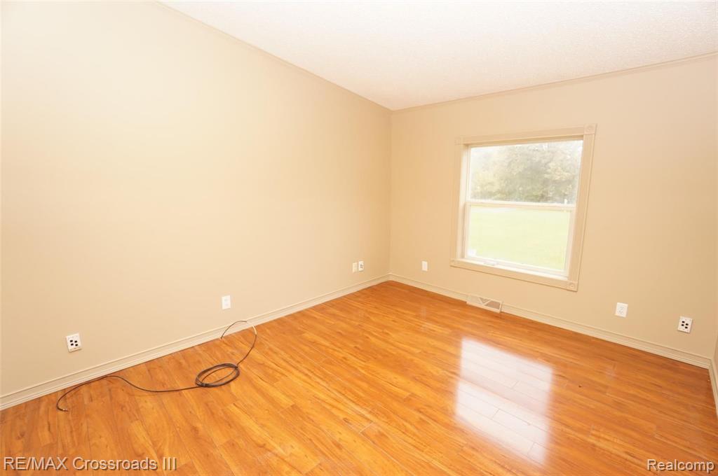 28906 Karr Road Belleville, MI 48111 - Photo 17 of 24