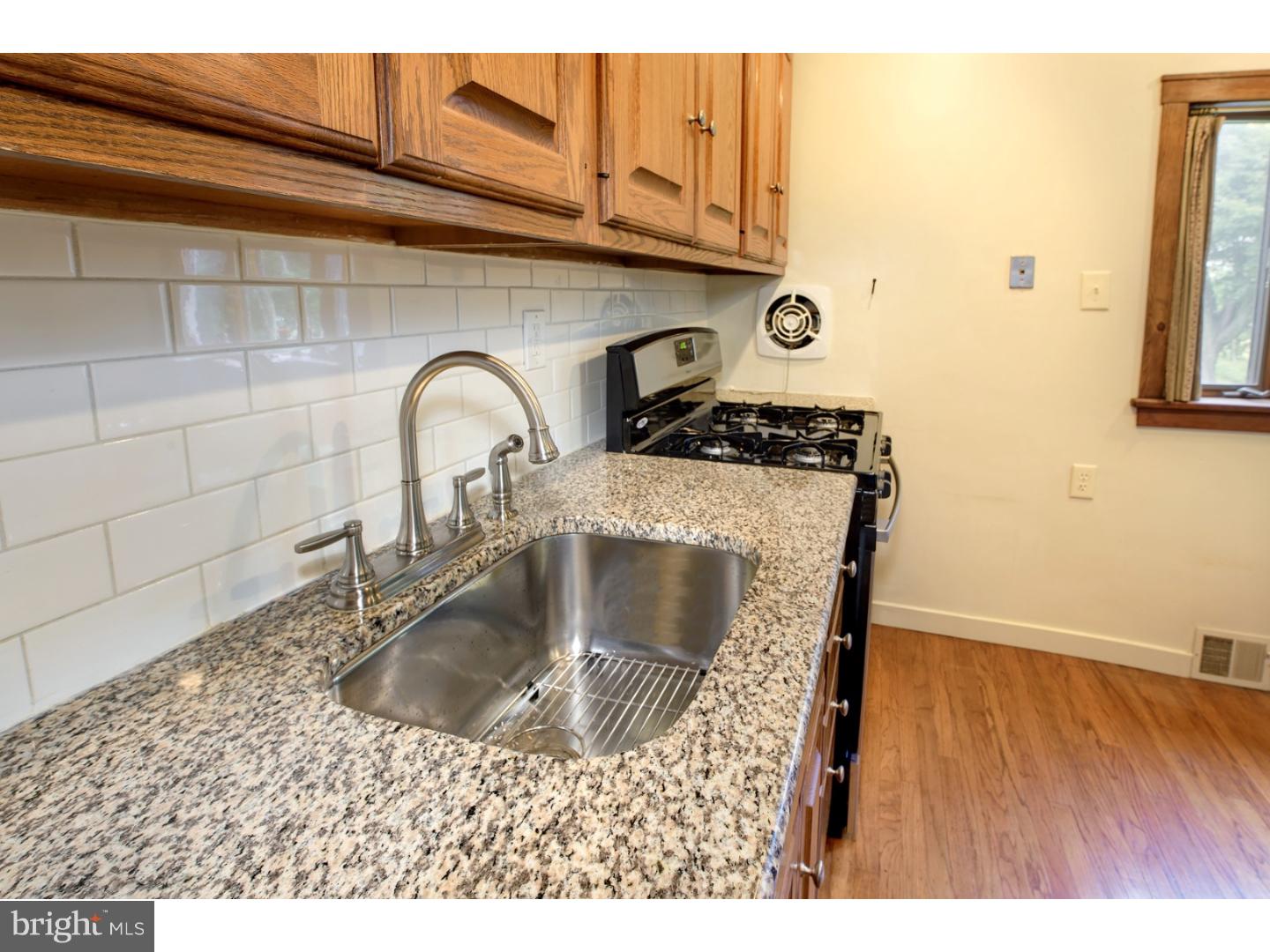 832 East Cathedral Road Philadelphia, PA 19128 - Photo 17 of 20 Kitchen