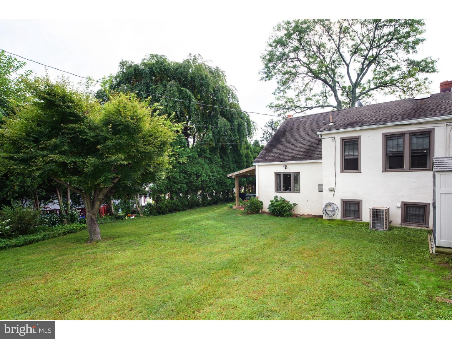 832 East Cathedral Road Philadelphia, PA 19128 - Photo 4 of 20 Back Yard