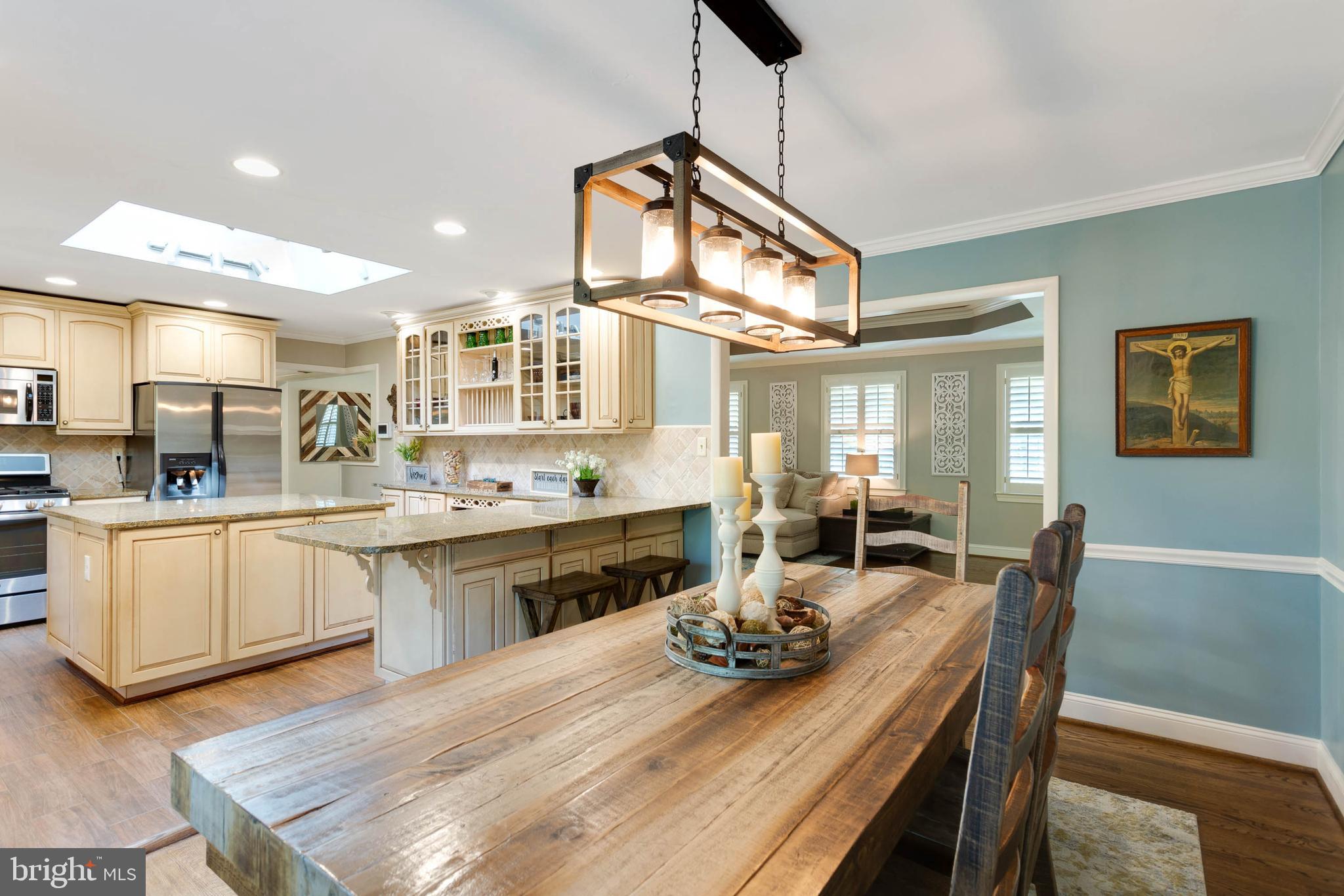 3909 Rive Drive Alexandria, VA 22309 - Photo 11 of 26 Dining Room Kitchen Combo