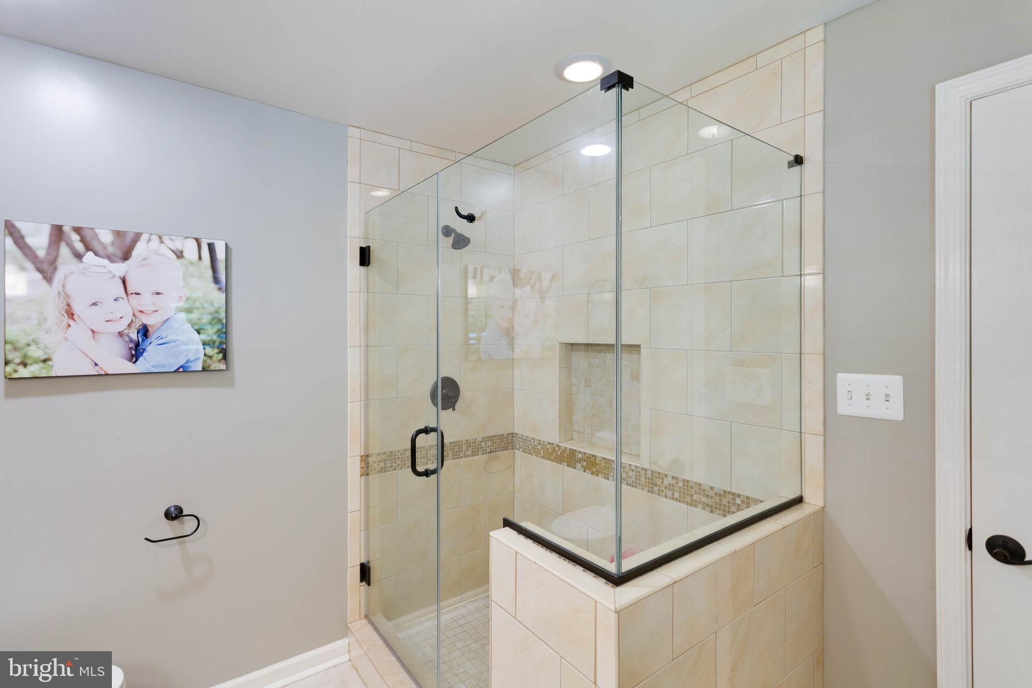 3909 Rive Drive Alexandria, VA 22309 - Photo 15 of 26 Master Bath