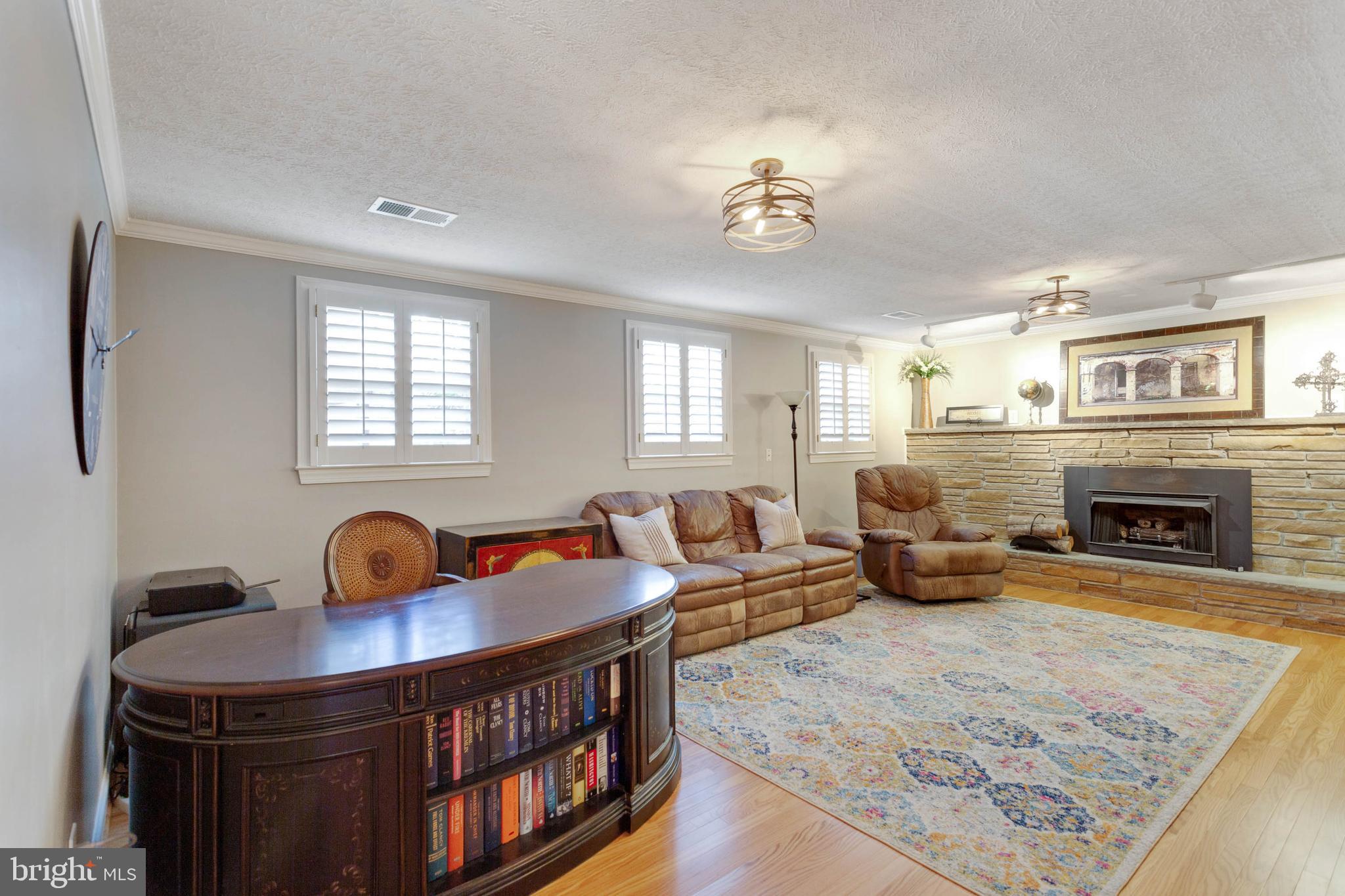 3909 Rive Drive Alexandria, VA 22309 - Photo 19 of 26 Spacious Family Room