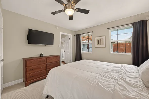 $2,590 | 11102 Hillcroft Avenue, Houston, TX 77096