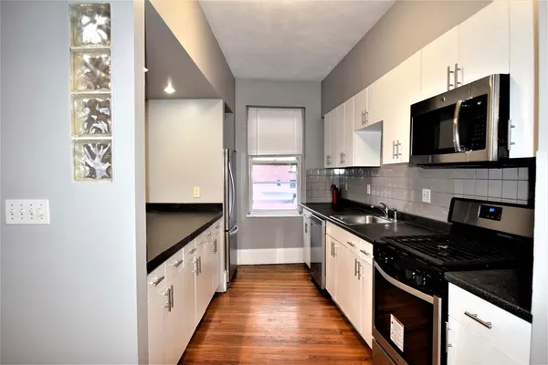 $6,800 | 83 Glenville Avenue, Unit 2, Boston, MA 02134