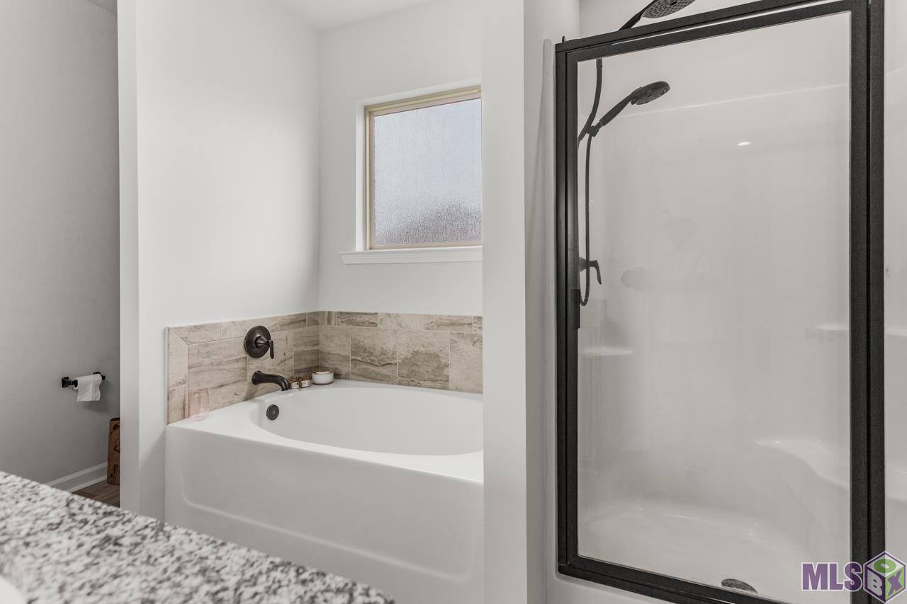 1232 Gentle Wind Drive Baton Rouge, LA 70820 - Photo 15 of 19 Master Bathroom
