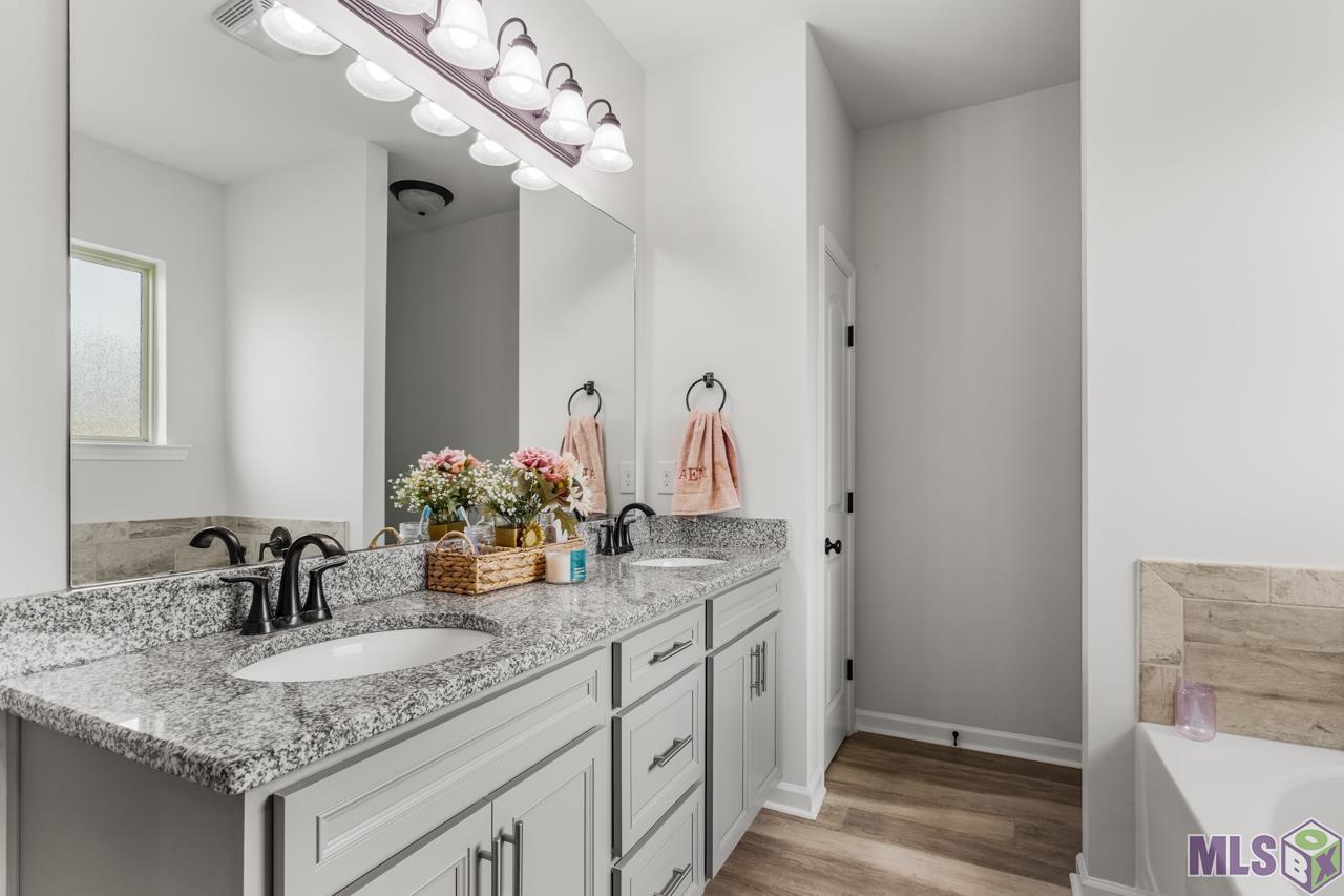1232 Gentle Wind Drive Baton Rouge, LA 70820 - Photo 16 of 19 Master Bathroom