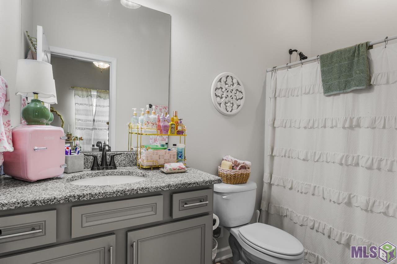 1232 Gentle Wind Drive Baton Rouge, LA 70820 - Photo 4 of 19 Private Bathroom
