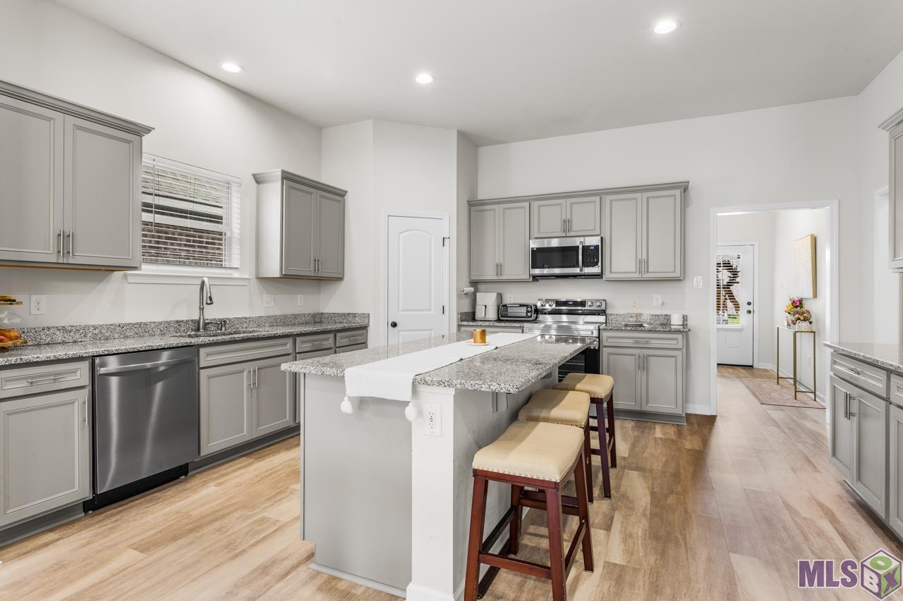 1232 Gentle Wind Drive Baton Rouge, LA 70820 - Photo 6 of 19 Kitchen