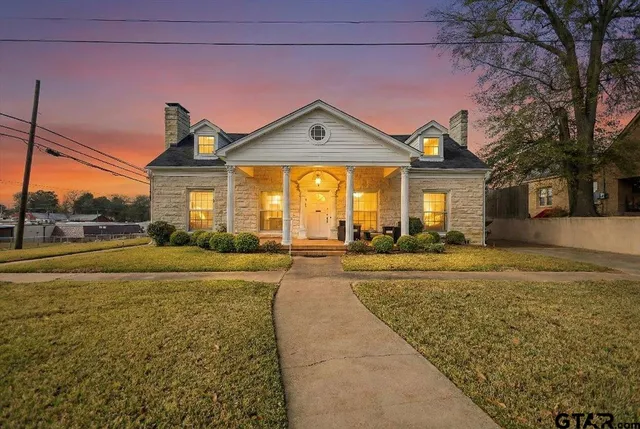 $320,000 | 315 North Main Street, Henderson, TX 75652
